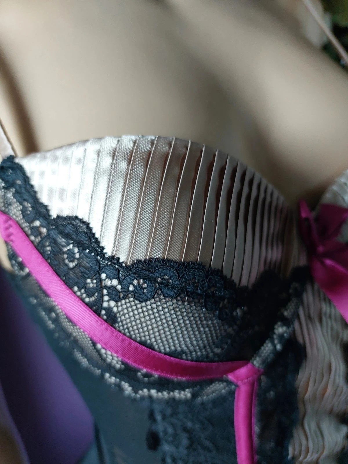 Bustier porte jarretelle ETAM au style glamour et raffiné. Taille 75B – photo 7
